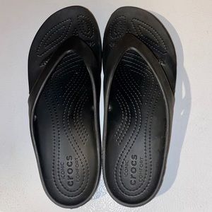 crocs flip flops